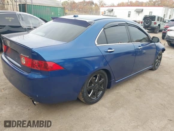 ✅ 2005 Acura TSX • VIN: JH4CL95855C000085 • Lot: 43658507. Listed on IAAI with 233,442 mi. Free auction sales archive from the USA and detailed vehicle history report at DreamBid. Image 4.