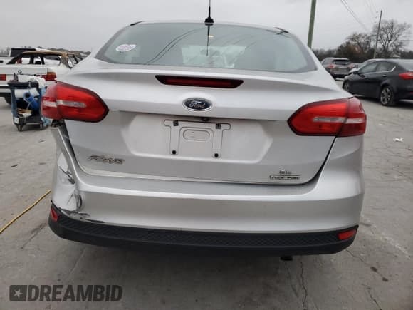 ✅ 2016 Ford Focus SE • VIN: 1FADP3F25GL303328 • Lot: 91850945. Listed on Copart with 117,874 mi. Free auction sales archive from the USA and detailed vehicle history report at DreamBid. Image 6.