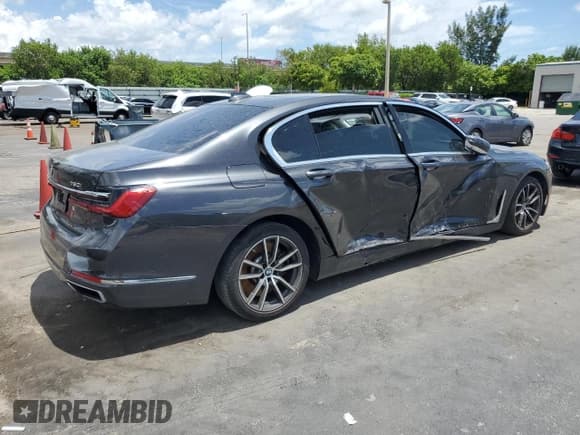 ✅ 2021 BMW 7 Series 750i xDrive • VIN: WBA7U2C06MCE57362 • Lot: 66734265. Listed on Copart with 62,482 mi. Free auction sales archive from the USA and detailed vehicle history report at DreamBid. Image 3.