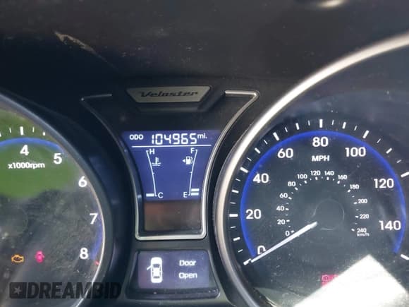 ✅ 2015 Hyundai Veloster Turbo • VIN: KMHTC6AE2FU218570 • Lot: 42609097. Wystawiony na IAAI z przebiegiem 104 965 mil. Bezpłatny archiwum sprzedaży aukcyjnych z USA i szczegółowy raport historii pojazdu na DreamBid. Zdjęcie 7.