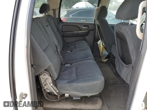 ✅ 2009 Chevrolet Suburban LS • VIN: 1GNFC16J09R194326 • Lot: 69039065. Listed on Copart with 136,859 mi. Free auction sales archive from the USA and detailed vehicle history report at DreamBid. Image 11.