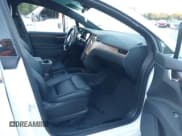 ✅ 2020 Tesla Model X Long Range • VIN: 5YJXCAE2XLF234092 • Lot: 43008499. Wystawiony na IAAI z przebiegiem 64 789 mil. Bezpłatny archiwum sprzedaży aukcyjnych z USA i szczegółowy raport historii pojazdu na DreamBid. Zdjęcie 5.