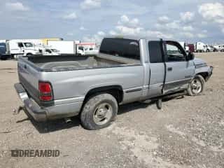 ✅ 1998 Dodge 1500 • VIN: 1B7HC13Y8WJ259226 • Lot: 63878354. Wystawiony na Copart z przebiegiem 217 428 mil mil. Skorzystaj z bezpłatnego archiwum sprzedaży aukcyjnych z USA i zobacz szczegółowy raport historii pojazdu na DreamBid. Zdjęcie 3.