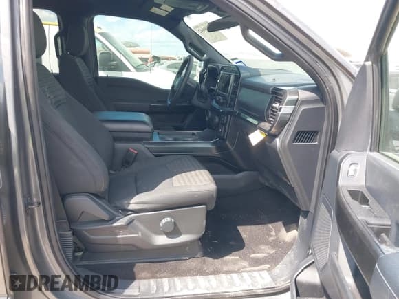 ✅ 2021 Ford F-150 XL • VIN: 1FTEW1EP1MKE81404 • Lot: 43300642. Listed on IAAI with 83,060 mi. Free auction sales archive from the USA and detailed vehicle history report at DreamBid. Image 5.