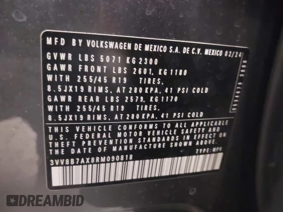 ✅ 2024 Volkswagen Tiguan SE R-Line Black • VIN: 3VV8B7AX8RM090818 • Lot: 42123399. Wystawiony na IAAI z przebiegiem 10 846 mil. Bezpłatny archiwum sprzedaży aukcyjnych z USA i szczegółowy raport historii pojazdu na DreamBid. Zdjęcie 9.