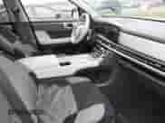 2025 Hyundai Santa Fe SE с VIN 5NMP14GL6SH079373, выставлен на аукционе IAAI как лот 41164418 с пробегом 2 781 миль миль и . История ставок и продаж доступна на DreamBid. Изображение 5.