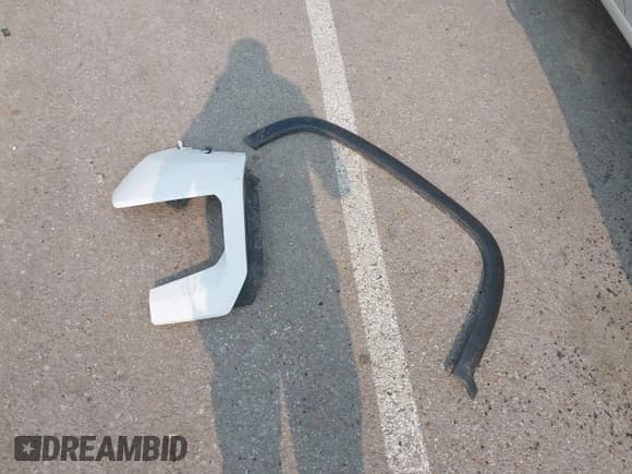 ✅ 2022 Chevrolet Silverado 2500HD Work Truck • VIN: 1GC2YLE78NF332510 • Lot: 42390090. Wystawiony na IAAI z przebiegiem 110 672 mil. Bezpłatny archiwum sprzedaży aukcyjnych z USA i szczegółowy raport historii pojazdu na DreamBid. Zdjęcie 12.