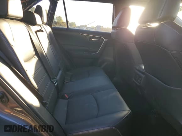 ✅ 2024 Toyota RAV4 XLE Premium • VIN: 2T3A1RFV5RW493725 • Lot: 85565645. Wystawiony na Copart z przebiegiem 8 160 mil. Bezpłatny archiwum sprzedaży aukcyjnych z USA i szczegółowy raport historii pojazdu na DreamBid. Zdjęcie 11.