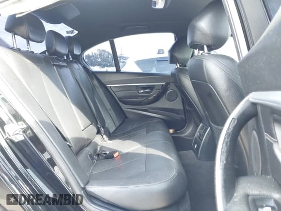 ✅ 2016 BMW 3 Series 328i • VIN: WBA8E9C57GK645661 • Lot: 41933277. Listed on IAAI with 144,996 mi. Free auction sales archive from the USA and detailed vehicle history report at DreamBid. Image 8.