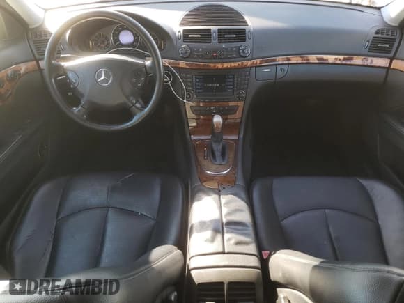 ✅ 2004 Mercedes-Benz E 320 • VIN: WDBUF65J04A423597 • Lot: 91347705. Wystawiony na Copart z przebiegiem 181 920 mil. Bezpłatny archiwum sprzedaży aukcyjnych z USA i szczegółowy raport historii pojazdu na DreamBid. Zdjęcie 8.