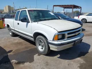 ✅ 1996 Chevrolet S-10 LS • VIN: 1GCCS1943T8225764 • Лот: 42175558. Опубликован ранее на IAAI с пробегом 172 619 миль. Бесплатный доступ к архиву аукционных продаж из США и подробный отчёт об истории автомобиля на DreamBid. Изображение 1.