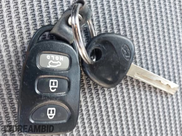 ✅ 2013 Hyundai Veloster w/Black Int • VIN: KMHTC6AD3DU164328 • Lot: 41706019. Wystawiony na IAAI z przebiegiem 106 976 mil. Bezpłatny archiwum sprzedaży aukcyjnych z USA i szczegółowy raport historii pojazdu na DreamBid. Zdjęcie 11.