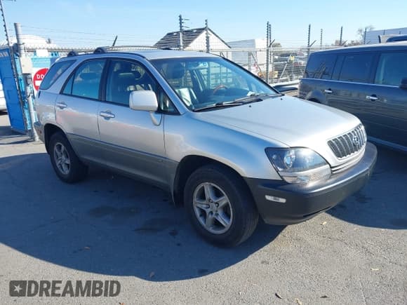 ✅ 2002 Lexus RX 300 • VIN: JTJHF10U920291236 • Lot: 43754956. Wystawiony na IAAI z przebiegiem 169 897 mil. Bezpłatny archiwum sprzedaży aukcyjnych z USA i szczegółowy raport historii pojazdu na DreamBid. Zdjęcie 1.