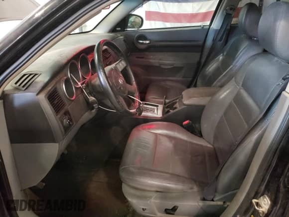 2005 Dodge Magnum RT z VIN 2D8GV58255H550673, wystawiony jako Copart lot #74340604 z przebiegiem 206 578 mil mil oraz Szkoda całkowita • Salvage title. Historia ofert i sprzedaży dostępna na DreamBid. Obrazek 7.