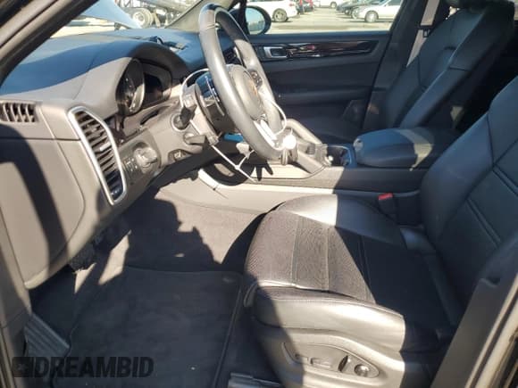 ✅ 2023 Porsche Cayenne E-Hybrid • VIN: WP1AE2AY7PDA12248 • Лот: 82056314. Опубликован ранее на Copart с пробегом 9 141 миль. Бесплатный доступ к архиву аукционных продаж из США и подробный отчёт об истории автомобиля на DreamBid. Изображение 7.