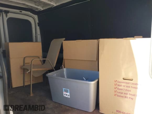 ✅ 2019 Ford Transit • VIN: 1FTBW2CM5KKB73053 • Lot: 41660194. Wystawiony na IAAI z przebiegiem 131 613 mil. Bezpłatny archiwum sprzedaży aukcyjnych z USA i szczegółowy raport historii pojazdu na DreamBid. Zdjęcie 8.