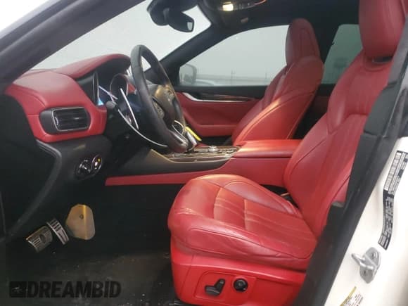 ✅ 2018 Maserati Levante S GranSport • VIN: ZN661YUS0JX302171 • Лот: 86111434. Опубликован ранее на Copart с пробегом 55 774 миль. Бесплатный доступ к архиву аукционных продаж из США и подробный отчёт об истории автомобиля на DreamBid. Изображение 7.