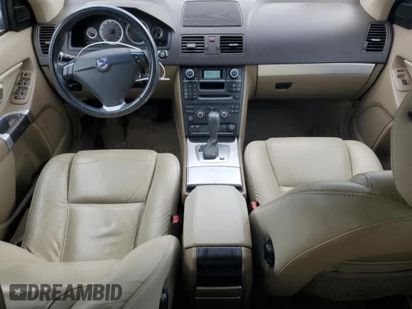 ✅ 2014 Volvo XC90 • VIN: YV4952CZ8E1690240 • Lot: 68832734. Wystawiony na Copart z przebiegiem 167 539 mil. Bezpłatny archiwum sprzedaży aukcyjnych z USA i szczegółowy raport historii pojazdu na DreamBid. Zdjęcie 8.