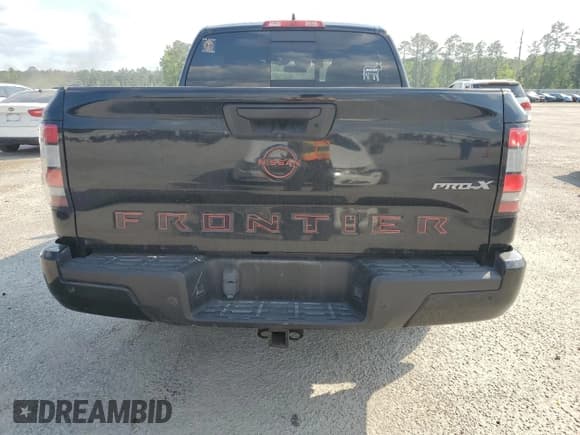 ✅ 2023 Nissan Frontier SV • VIN: 1N6ED1EJ9PN629946 • Lot: 52495455. Wystawiony na Copart z przebiegiem Nie podano. Bezpłatny archiwum sprzedaży aukcyjnych z USA i szczegółowy raport historii pojazdu na DreamBid. Zdjęcie 6.