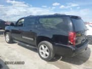 ✅ 2007 Chevrolet Suburban LT • VIN: 1GNFC16J97J299992 • Lot: 62642934. Wystawiony na Copart z przebiegiem 317 375 mil. Bezpłatny archiwum sprzedaży aukcyjnych z USA i szczegółowy raport historii pojazdu na DreamBid. Zdjęcie 2.