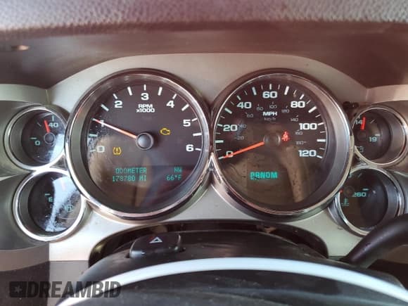 ✅ 2010 Chevrolet Silverado 1500 LT • VIN: 3GCRKSE30AG160683 • Lot: 56301914. Listed on Copart with 178,780 mi. Free auction sales archive from the USA and detailed vehicle history report at DreamBid. Image 9.