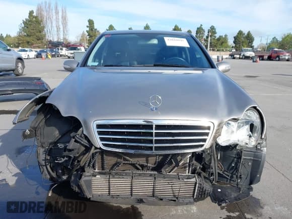 ✅ 2005 Mercedes-Benz C 230 Kompressor • VIN: WDBRF40J25A774109 • Lot: 42010040. Wystawiony na IAAI z przebiegiem 39 511 mil. Bezpłatny archiwum sprzedaży aukcyjnych z USA i szczegółowy raport historii pojazdu na DreamBid. Zdjęcie 13.