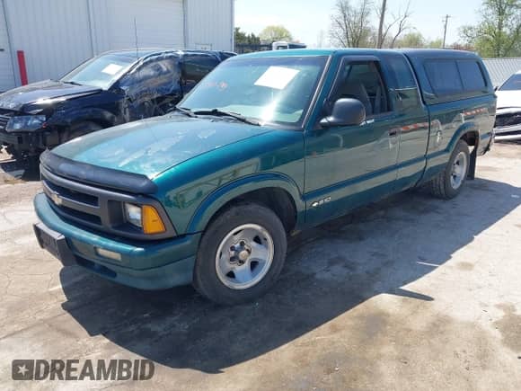 1997 Chevrolet S-10 LS с VIN 1GCCS19X4V8120776, выставлен на аукционе IAAI как лот 42106829 с пробегом 93 885 миль миль и . История ставок и продаж доступна на DreamBid. Изображение 2.