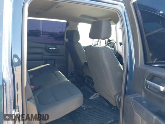 ✅ 2021 Chevrolet Silverado 1500 Custom • VIN: 3GCPWBEK6MG376058 • Lot: 43298320. Wystawiony na IAAI z przebiegiem 163 687 mil. Bezpłatny archiwum sprzedaży aukcyjnych z USA i szczegółowy raport historii pojazdu na DreamBid. Zdjęcie 8.