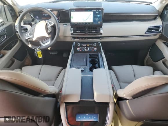 ✅ 2024 Lincoln Navigator Premiere • VIN: 5LMJJ2NG4REL23740 • Лот: 48403485. Опубликован ранее на Copart с пробегом 198 миль. Бесплатный доступ к архиву аукционных продаж из США и подробный отчёт об истории автомобиля на DreamBid. Изображение 8.