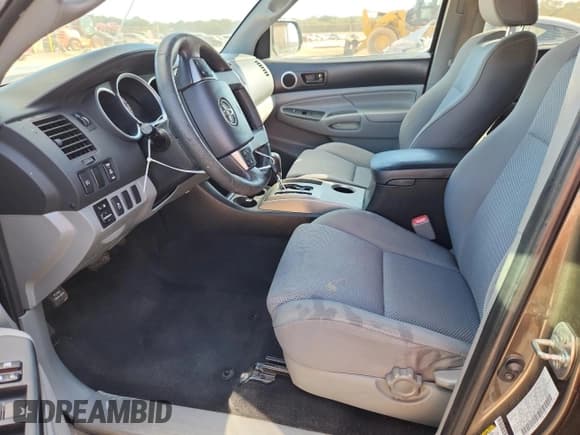 ✅ 2012 Toyota Tacoma PreRunner • VIN: 3TMJU4GN4CM137798 • Lot: 84930325. Listed on Copart with 194,097 mi. Free auction sales archive from the USA and detailed vehicle history report at DreamBid. Image 7.