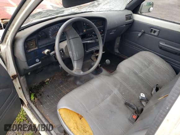 ✅ 1989 Toyota Pickup DX • VIN: JT4RN81P4K0032245 • Лот: 83868425. Опубликован ранее на Copart с пробегом 180 323 миль. Бесплатный доступ к архиву аукционных продаж из США и подробный отчёт об истории автомобиля на DreamBid. Изображение 8.