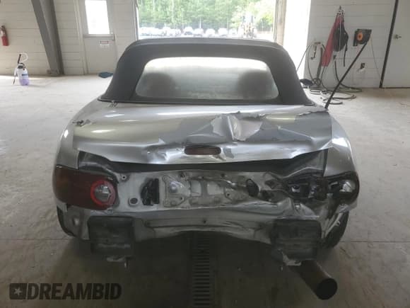 ✅ 1991 Mazda MX-5 Miata Special Edition • VIN: JM1NA3512M1226434 • Lot: 60330615. Wystawiony na Copart z przebiegiem 162 561 mil. Bezpłatny archiwum sprzedaży aukcyjnych z USA i szczegółowy raport historii pojazdu na DreamBid. Zdjęcie 10.