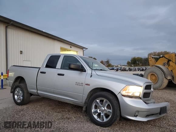 ✅ 2018 Ram 1500 Tradesman • VIN: 1C6RR7FT0JS309584 • Лот: 82751765. Опубликован ранее на Copart с пробегом 104 411 миль. Бесплатный доступ к архиву аукционных продаж из США и подробный отчёт об истории автомобиля на DreamBid. Изображение 4.