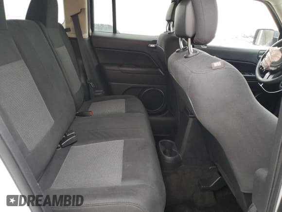 ✅ 2016 Jeep Patriot Sport SE • VIN: 1C4NJPBA5GD575571 • Lot: 58704865. Listed on Copart with 134,018 mi. Free auction sales archive from the USA and detailed vehicle history report at DreamBid. Image 11.