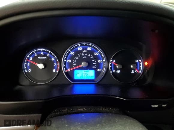 ✅ 2011 Hyundai Santa Fe SE • VIN: 5XYZHDAG1BG049496 • Lot: 77845194. Listed on Copart with 193,323 mi. Free auction sales archive from the USA and detailed vehicle history report at DreamBid. Image 9.