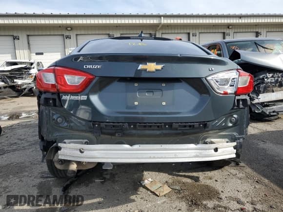 ✅ 2018 Chevrolet Cruze LT • VIN: 1G1BE5SM3J7210651 • Lot: 58579493. Listed on Copart with 111,738 mi. Free auction sales archive from the USA and detailed vehicle history report at DreamBid. Image 6.