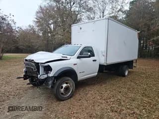 ✅ 2022 Ram 5500 • VIN: 3C7WRMDJ1NG155947 • Lot: 86192074. Wystawiony na Copart z przebiegiem 112 972 mil. Bezpłatny archiwum sprzedaży aukcyjnych z USA i szczegółowy raport historii pojazdu na DreamBid. Zdjęcie 2.