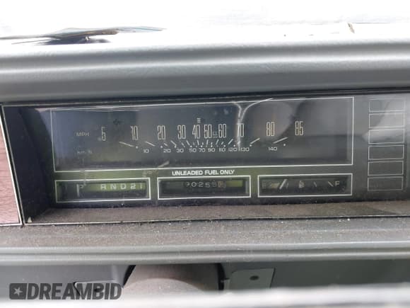 ✅ 1986 Oldsmobile Cutlass Supreme • VIN: 1G3GR47Y3GP322771 • Lot: 42402167. Wystawiony na IAAI z przebiegiem 90 255 mil. Bezpłatny archiwum sprzedaży aukcyjnych z USA i szczegółowy raport historii pojazdu na DreamBid. Zdjęcie 7.