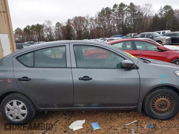 ✅ 2019 Nissan Versa S Plus • VIN: 3N1CN7AP1KL814489 • Лот: 41558386. Опубликован ранее на IAAI с пробегом 71 098 миль. Бесплатный доступ к архиву аукционных продаж из США и подробный отчёт об истории автомобиля на DreamBid. Изображение 13.