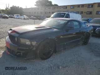 ✅ 2005 Ford Mustang GT Deluxe • VIN: 1ZVFT82H555124016 • Lot: 90660955. Wystawiony na Copart z przebiegiem 62 106 mil. Bezpłatny archiwum sprzedaży aukcyjnych z USA i szczegółowy raport historii pojazdu na DreamBid. Zdjęcie 1.