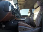 ✅ 2015 Chevrolet Silverado 2500HD High Country • VIN: 1GC1KXE82FF501435 • Lot: 91741215. Wystawiony na Copart z przebiegiem 296 636 mil. Bezpłatny archiwum sprzedaży aukcyjnych z USA i szczegółowy raport historii pojazdu na DreamBid. Zdjęcie 7.