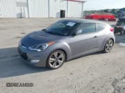 ✅ 2017 Hyundai Veloster Value Edition • VIN: KMHTC6AD4HU320608 • Lot: 43344961. Wystawiony na IAAI z przebiegiem 91 328 mil. Bezpłatny archiwum sprzedaży aukcyjnych z USA i szczegółowy raport historii pojazdu na DreamBid. Zdjęcie 17.