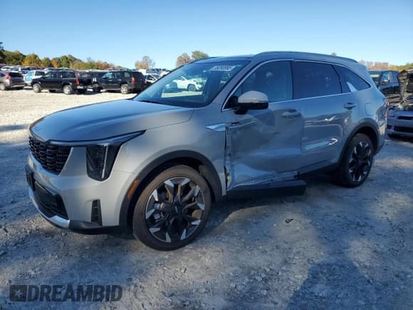 ✅ 2025 Kia Sorento X-Line EX • VIN: 5XYRHDJFXSG376177 • Lot: 86090995. Wystawiony na Copart z przebiegiem 11 477 mil. Bezpłatny archiwum sprzedaży aukcyjnych z USA i szczegółowy raport historii pojazdu na DreamBid. Zdjęcie 1.