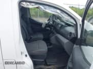 ✅ 2021 Nissan NV200 SV • VIN: 3N6CM0KN8MK693065 • Lot: 42642019. Wystawiony na IAAI z przebiegiem 41 948 mil. Bezpłatny archiwum sprzedaży aukcyjnych z USA i szczegółowy raport historii pojazdu na DreamBid. Zdjęcie 5.