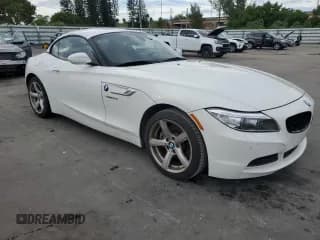 ✅ 2016 BMW Z4 sDrive28i • VIN: WBALL5C5XG5A20343 • Lot: 91557565. Wystawiony na Copart z przebiegiem 87 520 mil. Bezpłatny archiwum sprzedaży aukcyjnych z USA i szczegółowy raport historii pojazdu na DreamBid. Zdjęcie 4.