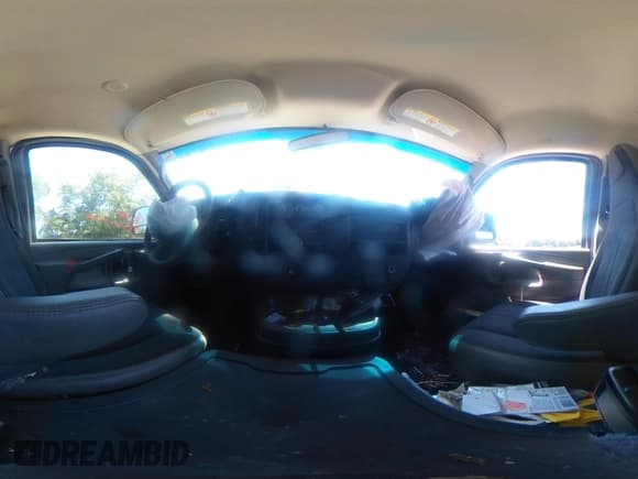 ✅ 2020 Chevrolet Express Cargo • VIN: 1GCWGAFG8L1213955 • Lot: 43087101. Wystawiony na IAAI z przebiegiem 161 890 mil. Bezpłatny archiwum sprzedaży aukcyjnych z USA i szczegółowy raport historii pojazdu na DreamBid. Zdjęcie 18.