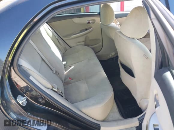 ✅ 2012 Toyota Corolla LE • VIN: 5YFBU4EE0CP028061 • Lot: 43532614. Wystawiony na IAAI z przebiegiem 130 825 mil. Bezpłatny archiwum sprzedaży aukcyjnych z USA i szczegółowy raport historii pojazdu na DreamBid. Zdjęcie 8.