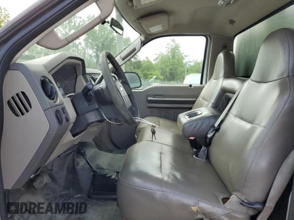 ✅ 2008 Ford F-250 XL • VIN: 1FTNF215X8EE39599 • Lot: 57947855. Wystawiony na Copart z przebiegiem 64 770 mil. Bezpłatny archiwum sprzedaży aukcyjnych z USA i szczegółowy raport historii pojazdu na DreamBid. Zdjęcie 7.