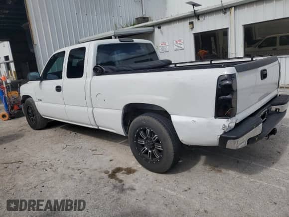 ✅ 2002 Chevrolet Silverado 1500 • VIN: 2GCEC19W521137601 • Lot: 73087944. Wystawiony na Copart z przebiegiem 182 363 mil mil. Skorzystaj z bezpłatnego archiwum sprzedaży aukcyjnych z USA i zobacz szczegółowy raport historii pojazdu na DreamBid. Zdjęcie 2.