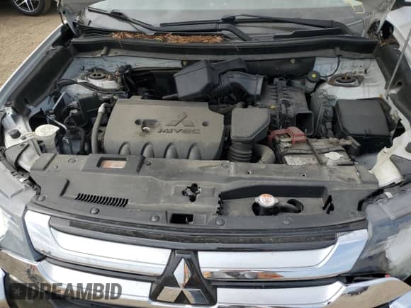 2018 Mitsubishi Outlander SE with VIN JA4AD3A34JZ000335, listed as a Copart auction lot 81208565 with 131,558 mi miles and Salvage title. Bid and sale history available at DreamBid. Image 11.